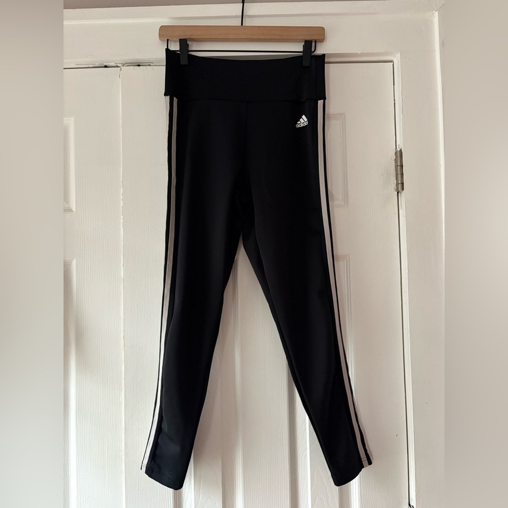 Adidas Cropped Black Leggings Size Medium‎ EUC